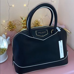 Marc Jacobs Voyager Satchel (Black) crossbody